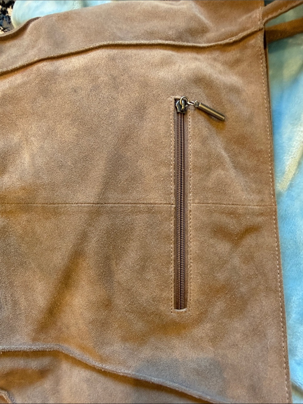 The Sak Los Feliz Slouchy Large Hobo Tote Bag in Mushroom Taupe Suede Leather - Picture 9 of 16
